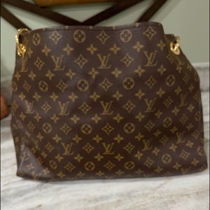 Louis Vuitton Artsy bag